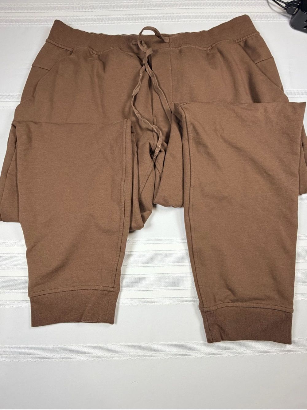lululemon athletica Men’s City Sweat Jogger - Dark Mocha - Picture 4 of 9